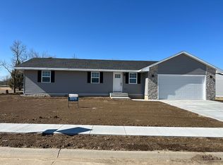 805 N 26th St, Beatrice, NE 68310