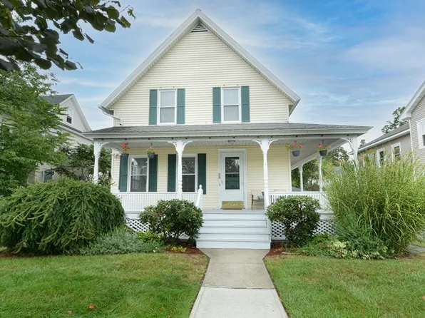 25 June St, Worcester, MA 01602