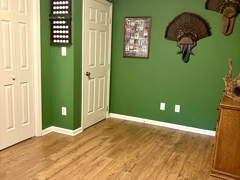 Upstairs Bedroom #1
