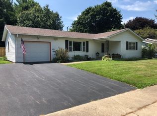 130 W Alden Pl, Dekalb, IL 60115