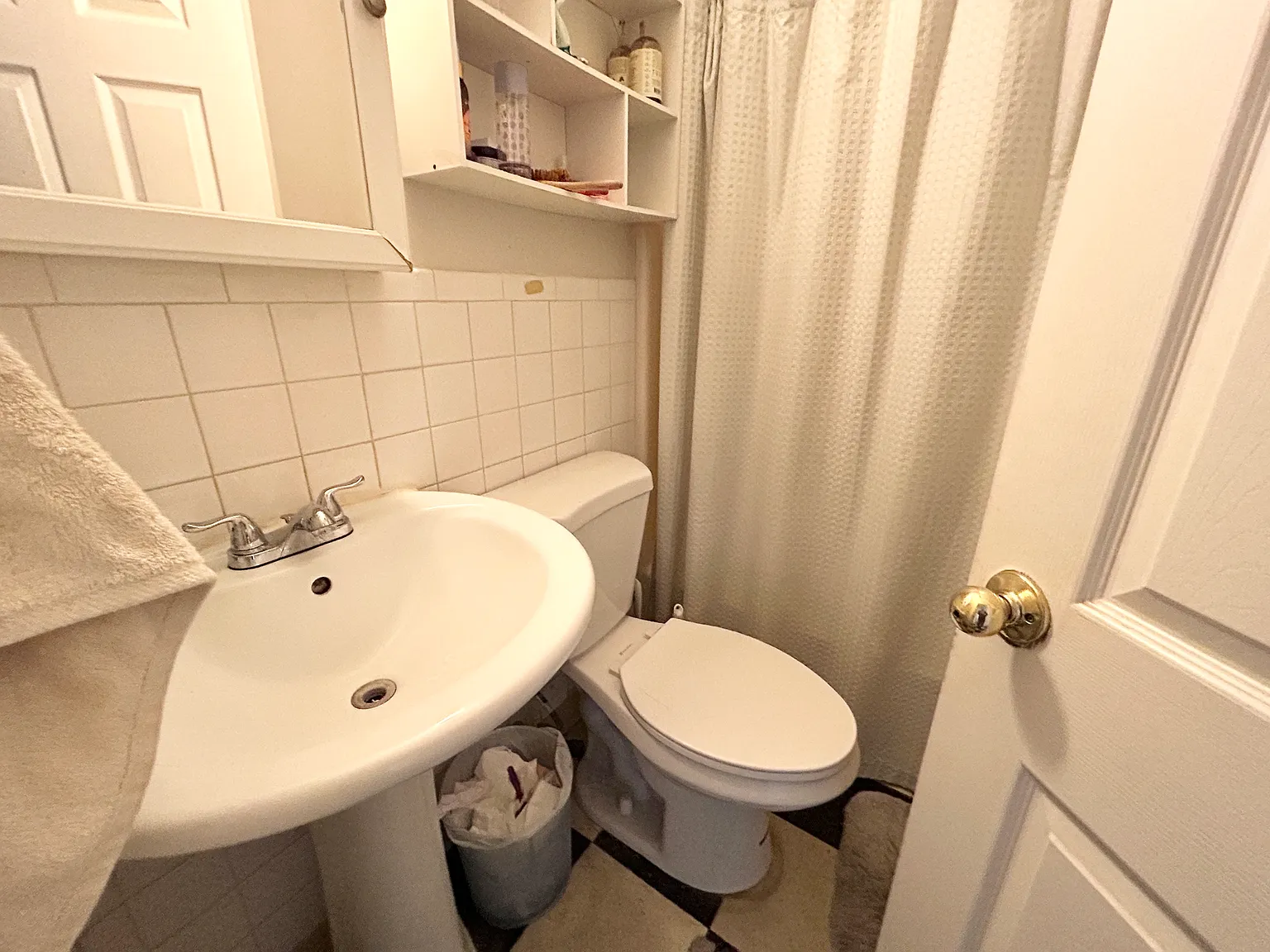3 bed, 1200 sqft, $4,000 — Photo 4