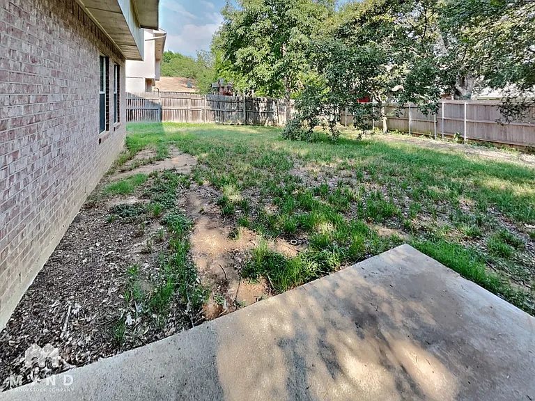 3205 Meadowview Dr — Photo 30