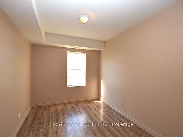 18 Market St #3 — Photo 6