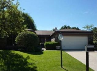 4518 Lindenwood Ln, Northbrook, IL 60062