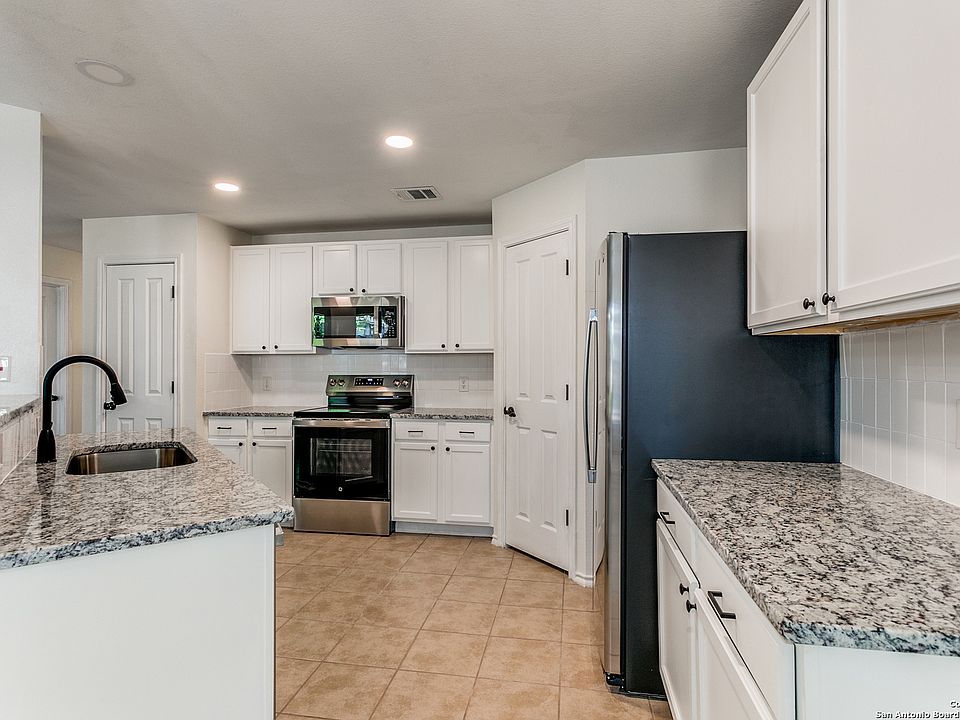 1st image of 220 Hereford Street
