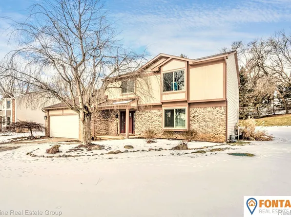 8742 Williamsport Dr, White Lake, MI 48386