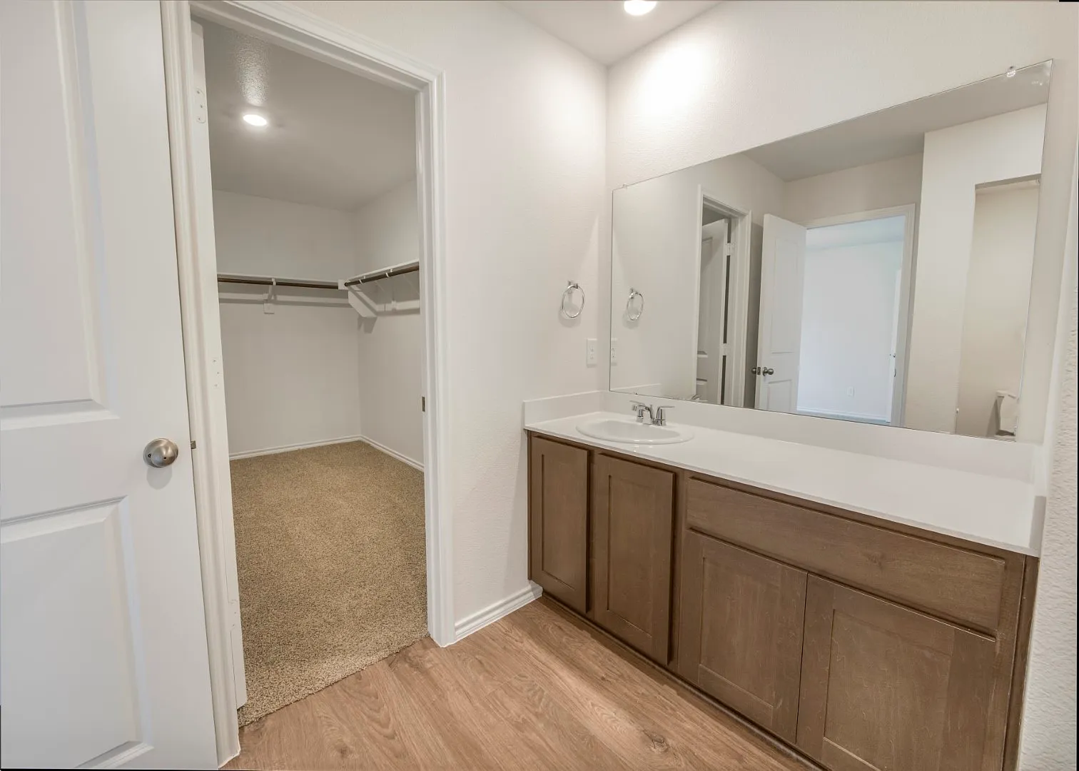 1916 Bluebonnet Ln — Photo 4
