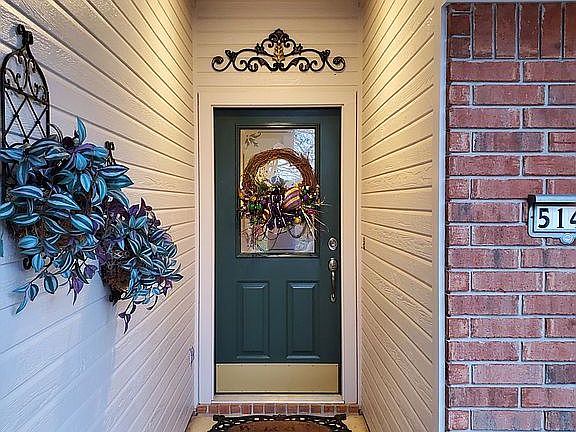 3rd image of 5144 Tara Ln