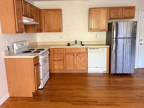 5th image of 670 Boston Post Rd APT 9