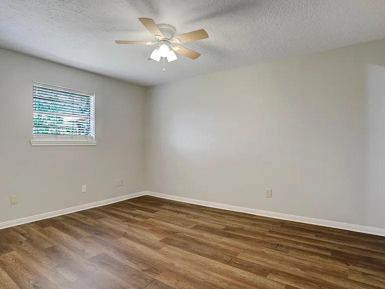 3430 Robinson Dr — Photo 6