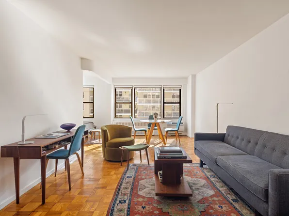 245 East 24th Street image 2 of 11