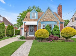 590 Langley, West Hempstead, NY 11552