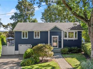 14 Skywood Ct, Yonkers, NY 10710