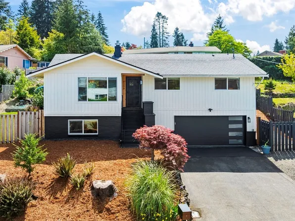 8306 42nd Street W, University Place, WA 98466