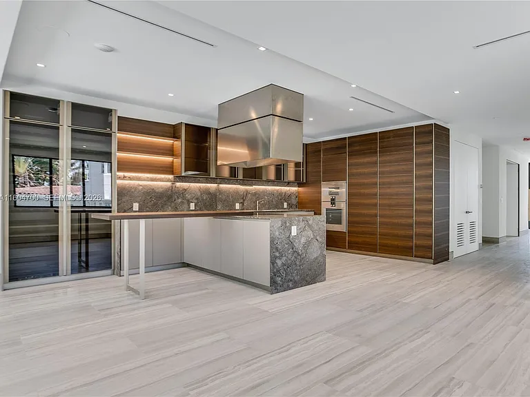345 W 46th St — Photo 15