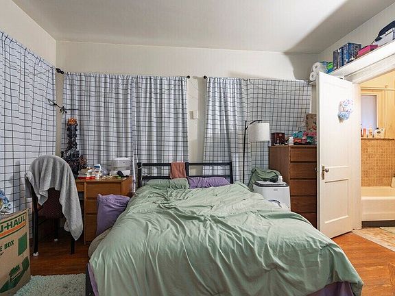 4th image of 812 Mary St APT 1
