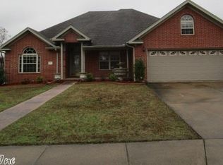 98 Lakeland Dr, Cabot, AR 72023