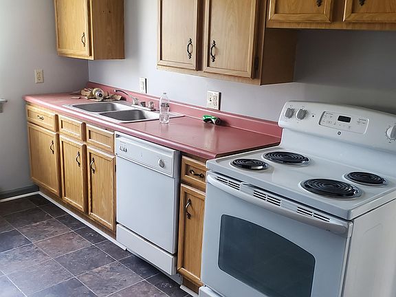 3rd image of 1758 Jefferson Ave #D