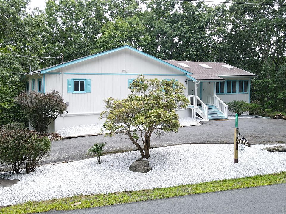 1st image of 111 Cottonwood Dr