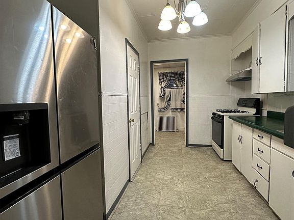 3rd image of 9 Elizabeth St #1