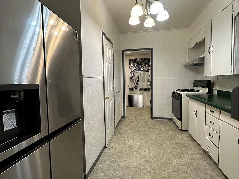 9 Elizabeth St #1 — Photo 3