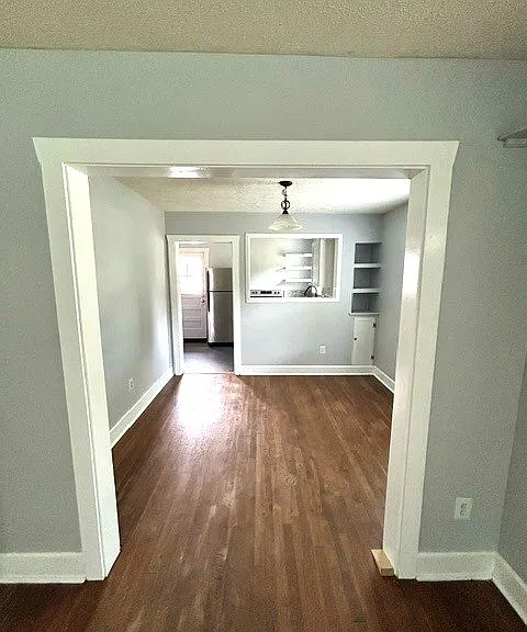 2911 Dobbs Ave — Photo 6