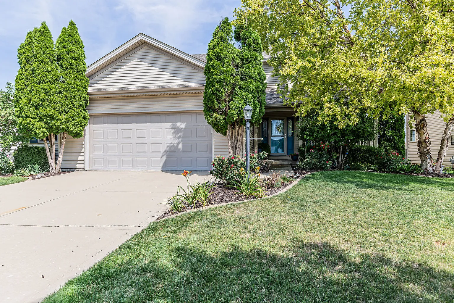 4004 Tallgrass Dr photo 1