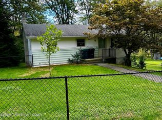 93 Center Ave, Mount Pocono, PA 18344