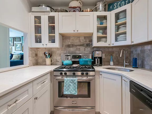 2nd image of 352 W 117th St APT 2A