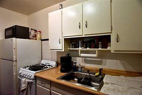 2nd image of 817 W High St #819