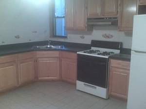 2nd image of 3146 29th St #1FL