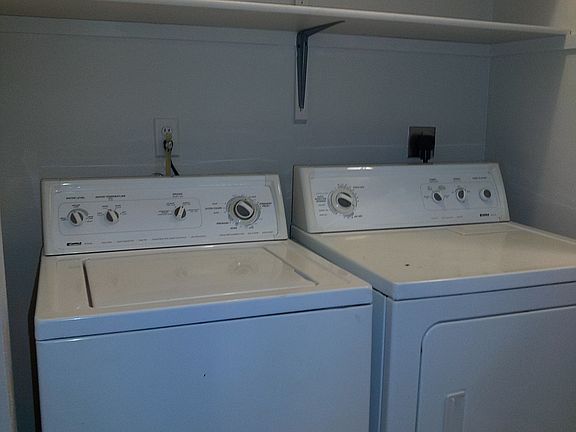 4th image of 34 Balsam Ct