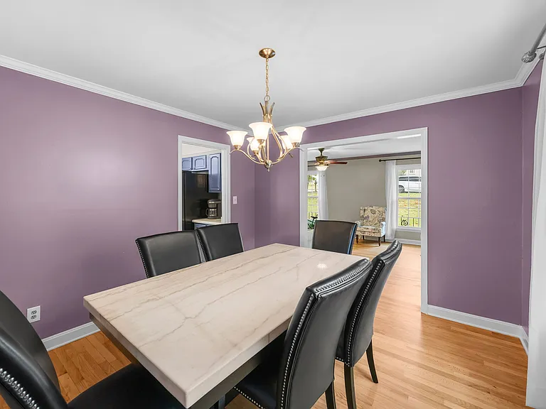 5048 Maplewood Dr — Photo 6