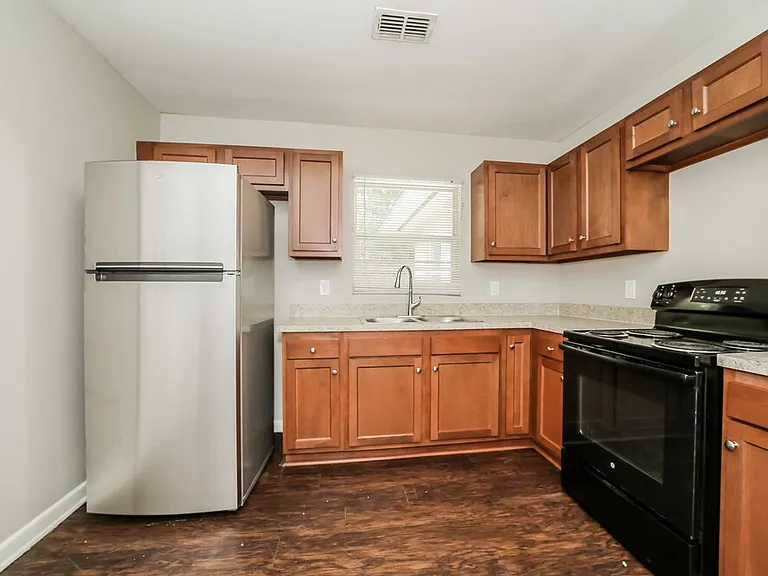 6104 Harlow Blvd — Photo 7