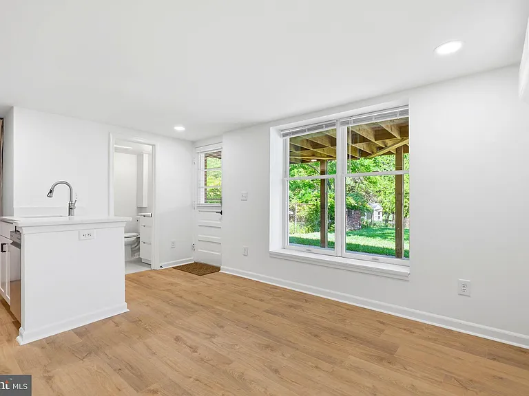 414 Madison Ct SE — Photo 5
