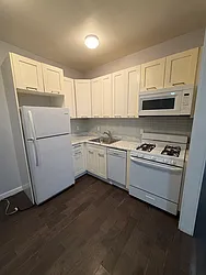 29 Bartholdi Avenue