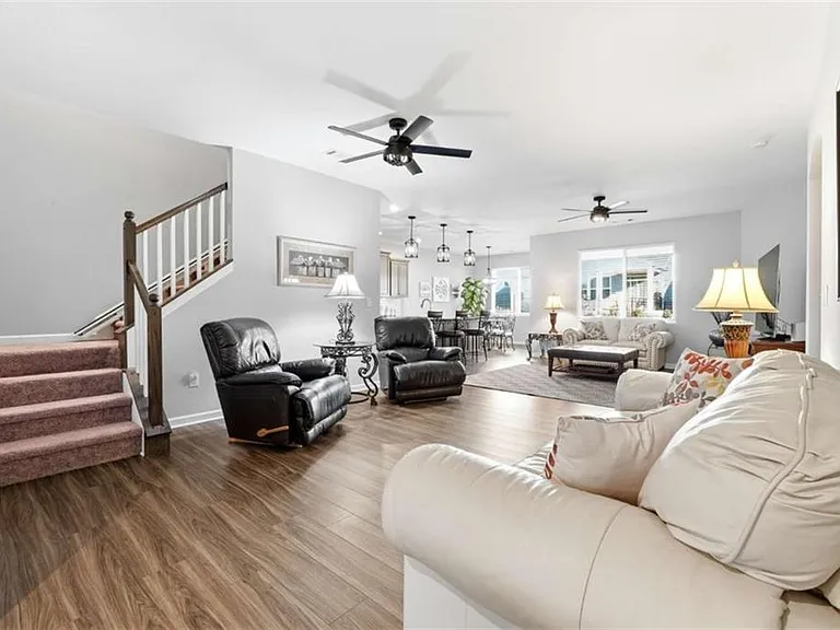 24 Aspen Way — Photo 3