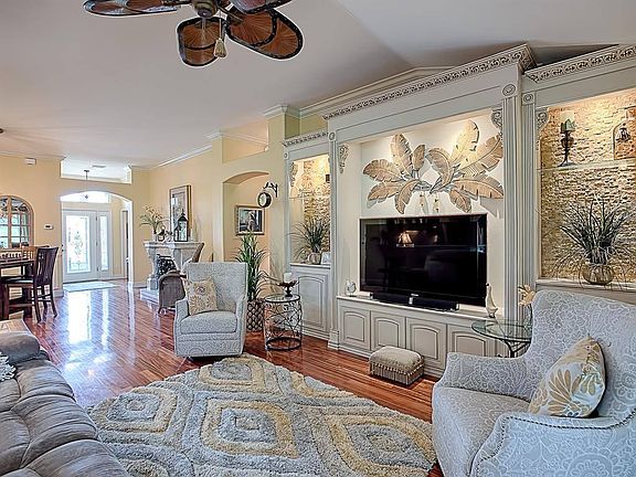 2nd image of 3168 Burbank Ln