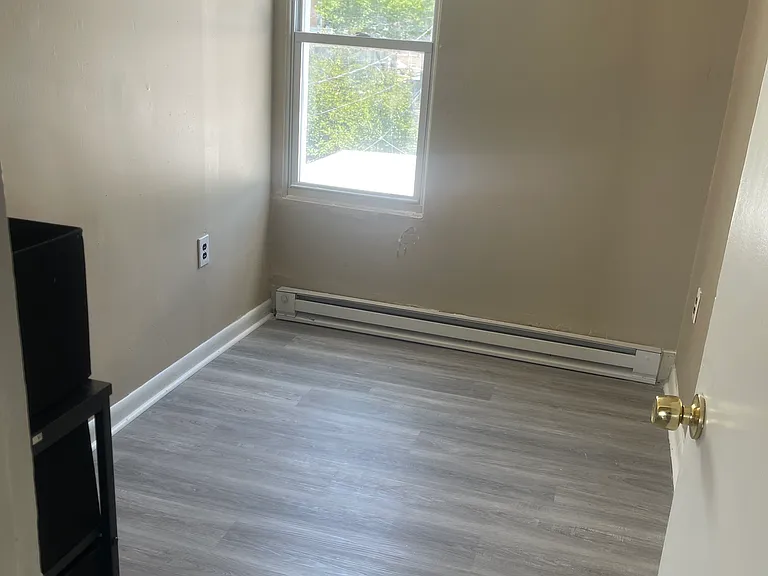 1135 Lancaster Ave #B — Photo 3