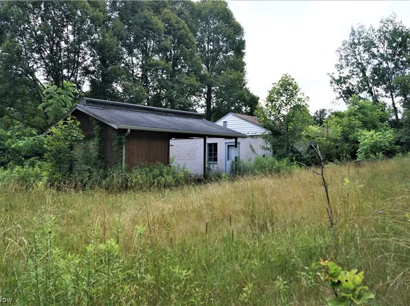 5480 Autumn Rd SW, Carrollton, OH 44615