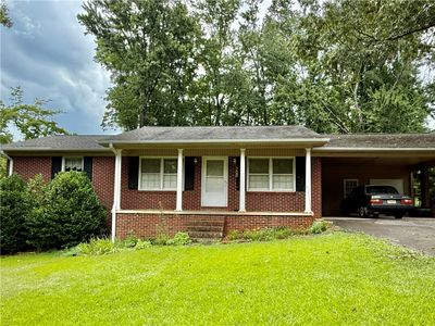 700 Tanglewood Dr, Seneca, SC, 29672