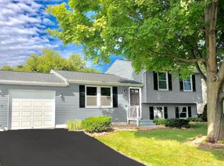 8134 Firenze Ln, Clay, NY 13041