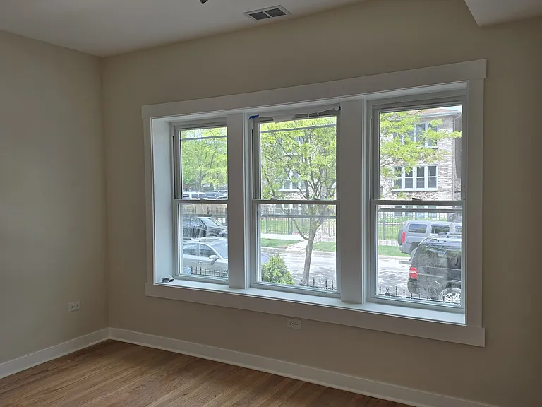 2637 W Winona St #1 — Photo 3