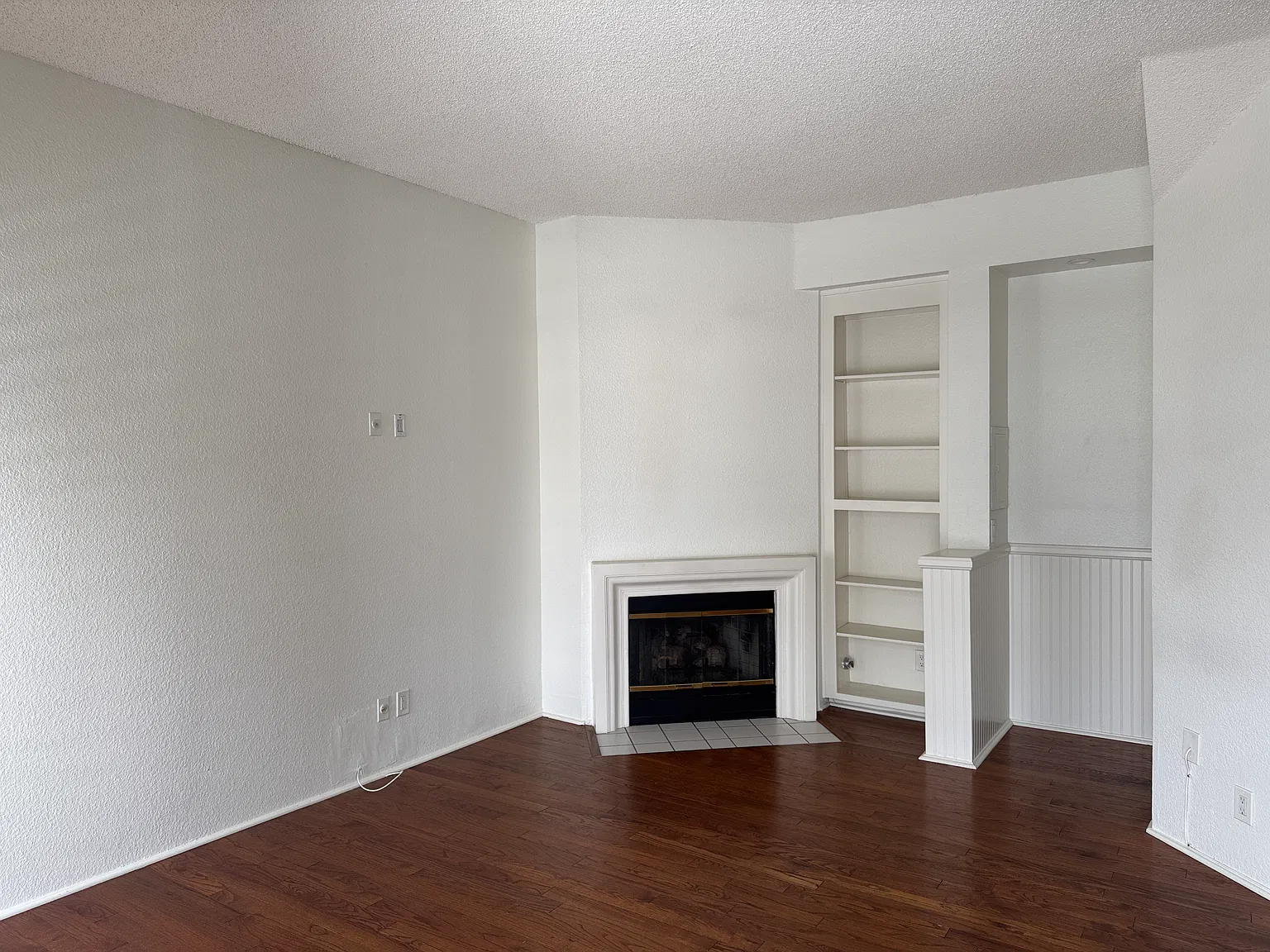 2 bed, 944 sqft, $3,000 — Photo 3