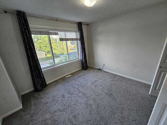 4th image of 2 43rd St NW