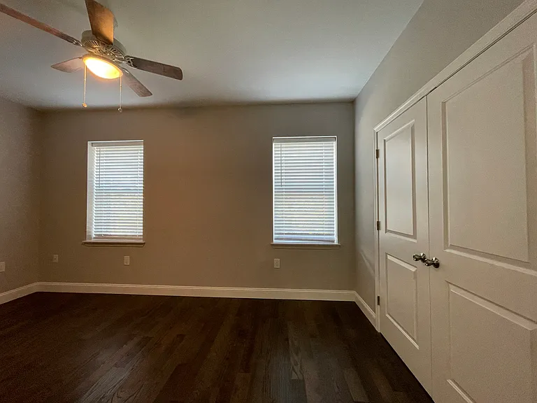 329 N 11th St #4-F — Photo 2
