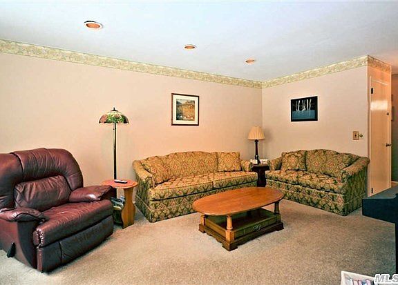 3rd image of 2111 Sycamore Ave