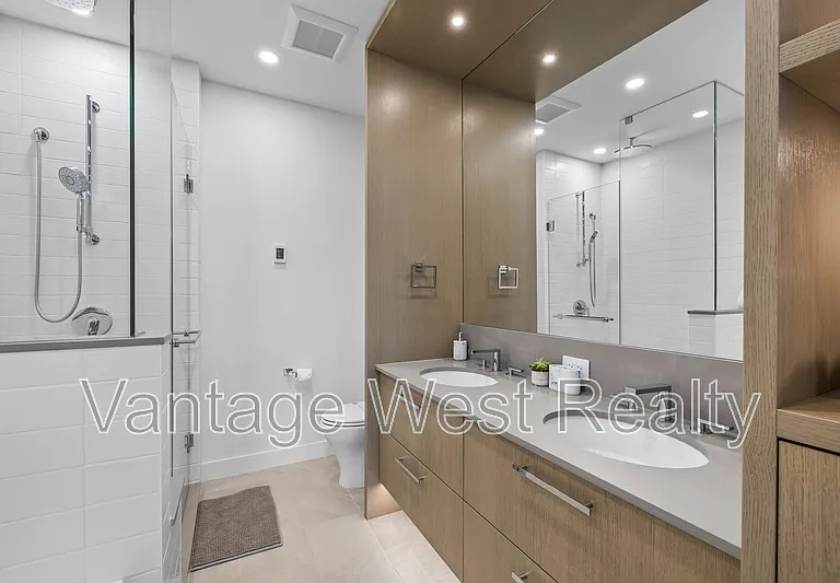 3389 Lakeshore Rd #210 — Photo 24