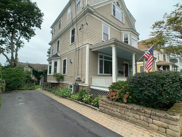 Brooks Ave — Photo 28