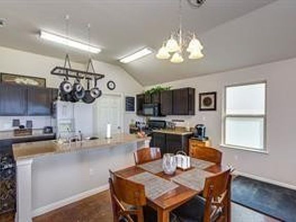 3rd image of 909 Yabers Ct